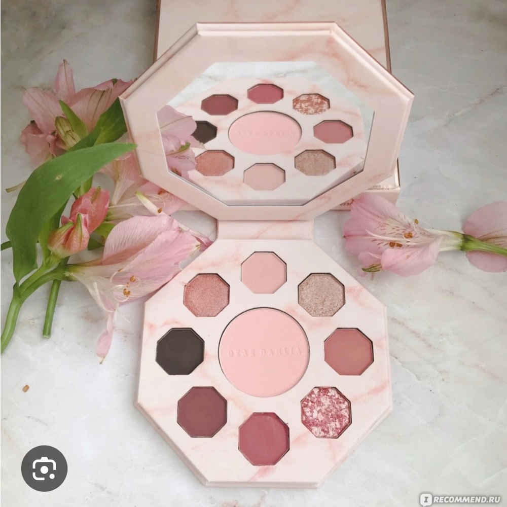 DEAR DAHLIA secret garden party palette in FLOWER BED